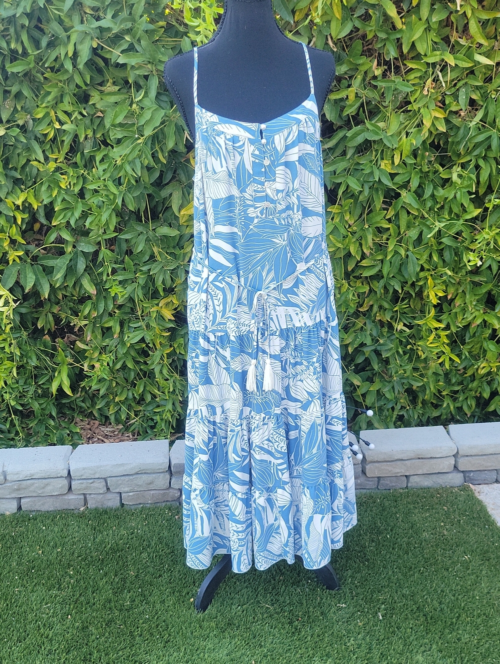 Blue & White Tropical Print Maxi Dress With Pockets